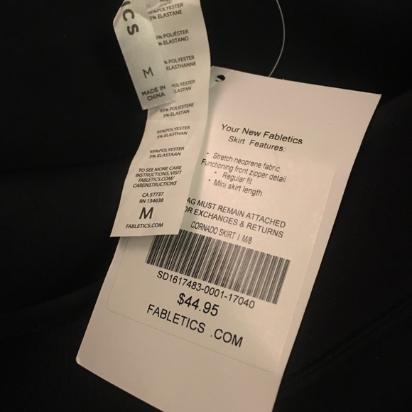 Size Medium Fabletics skirt - Picture 3 of 5